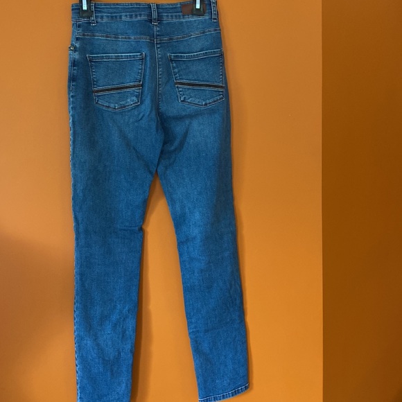 Olsen ladies jeans in size 4. Mona slim fit. Made in turkey. - Picture 2 of 9